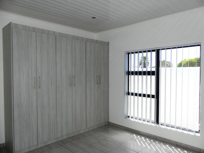 4 Bedroom Property for Sale in Golden Mile Western Cape